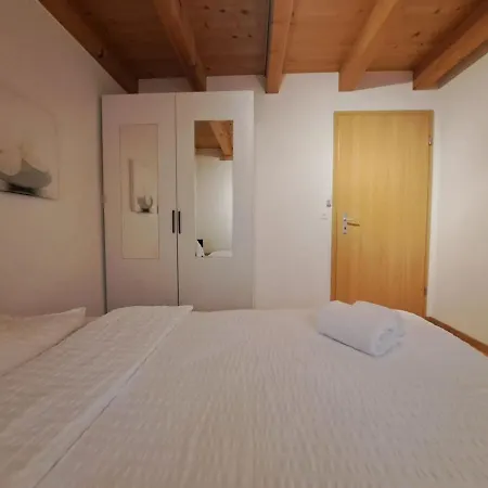 Family-friendly With Alpine View Apartment *