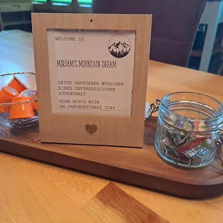 Family-friendly With Alpine View Apartment