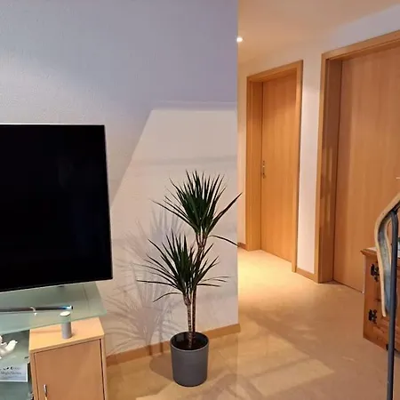 Family-friendly With Alpine View Apartment *